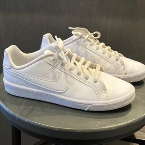 Nike Court Royale youth shoes, size US 4Y